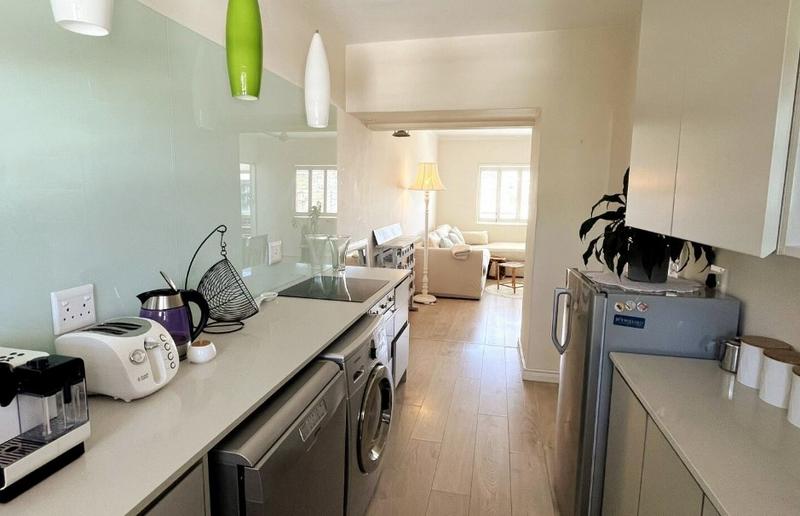 2 Bedroom Property for Sale in Vredehoek Western Cape